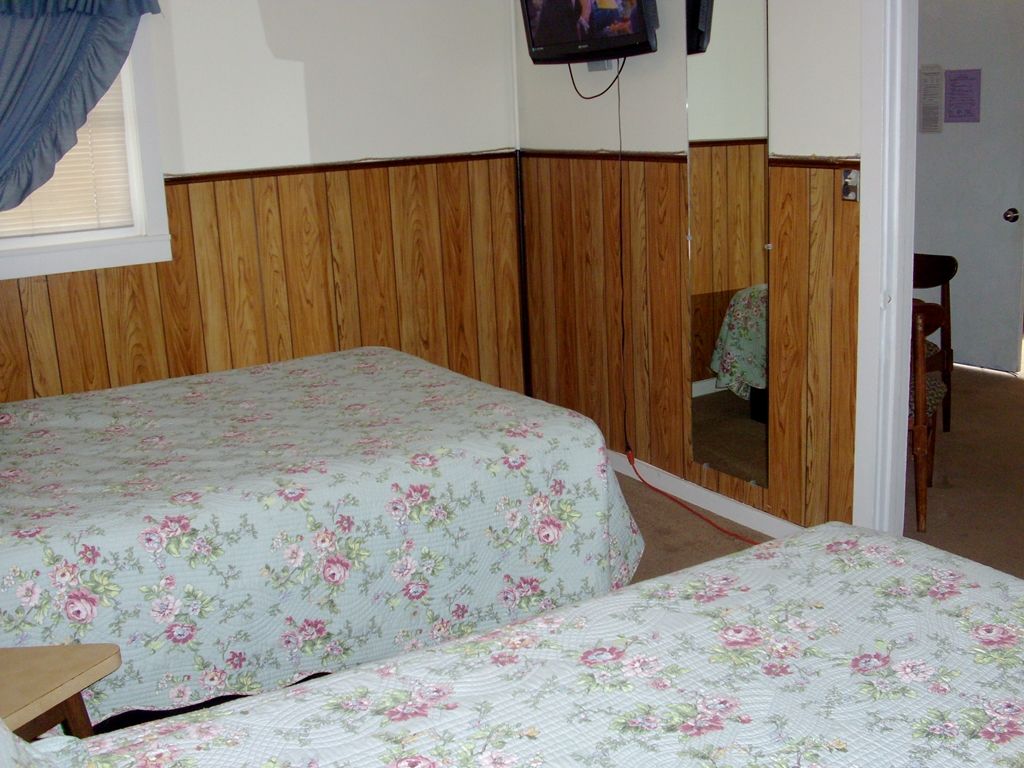 Paintbrush Inn ザーモポリス 部屋 写真